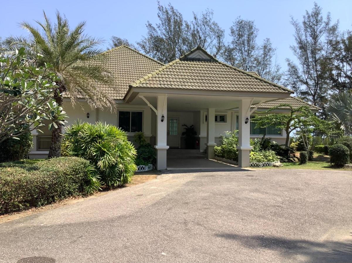 Seapine Beach Golf And Resort Hua Hin Ban Khao Takiap Екстер'єр фото