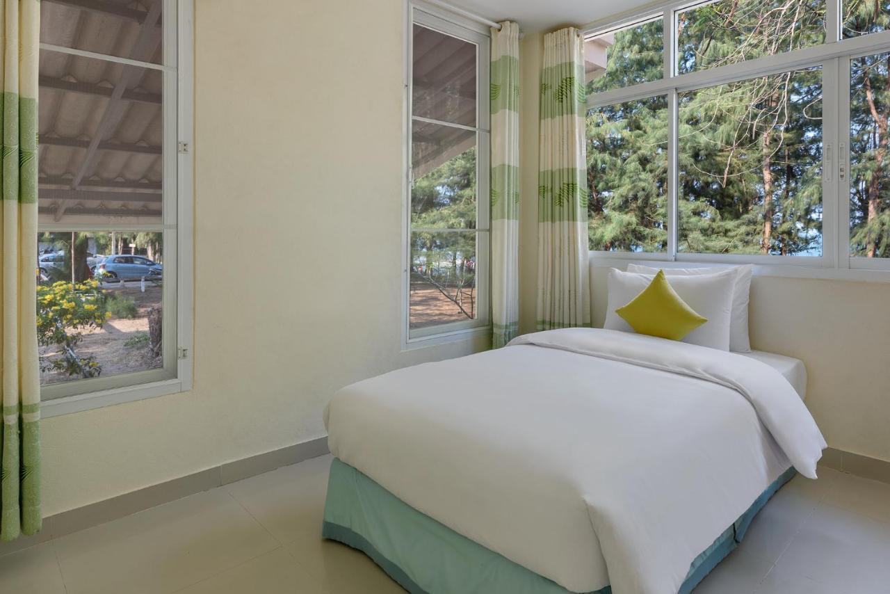 Seapine Beach Golf And Resort Hua Hin Ban Khao Takiap Екстер'єр фото